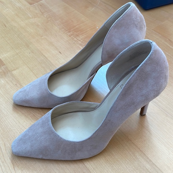 Vince Camuto suede Dorsey heels - Picture 2 of 12